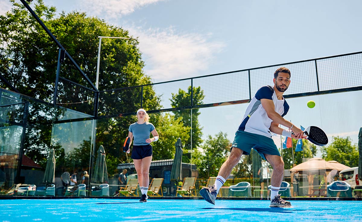 Panoramic Roofed Padel Court 1?>